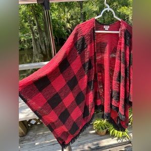 🪵 MOSSIMO SUPPLY CO. Buffalo Plaid Shawl Cape | Fringe | Arm holes | S/M